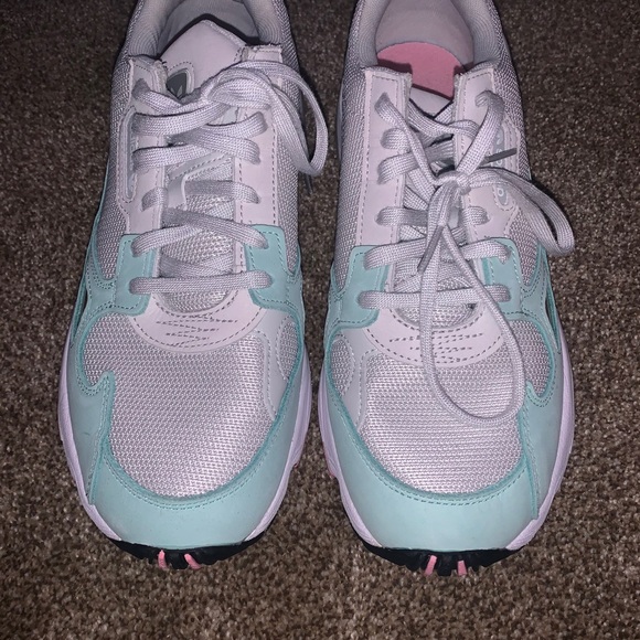 Women’s adidas falcon shoes - Picture 3 of 3